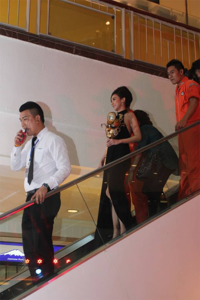 นางพญาผู้เลอโฉม ในงาน C2 accessories.com