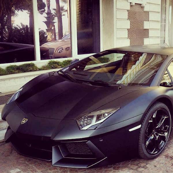 กระแต อาร์สยาม อวดภาพรถแลมบอร์กินีสุดหรู