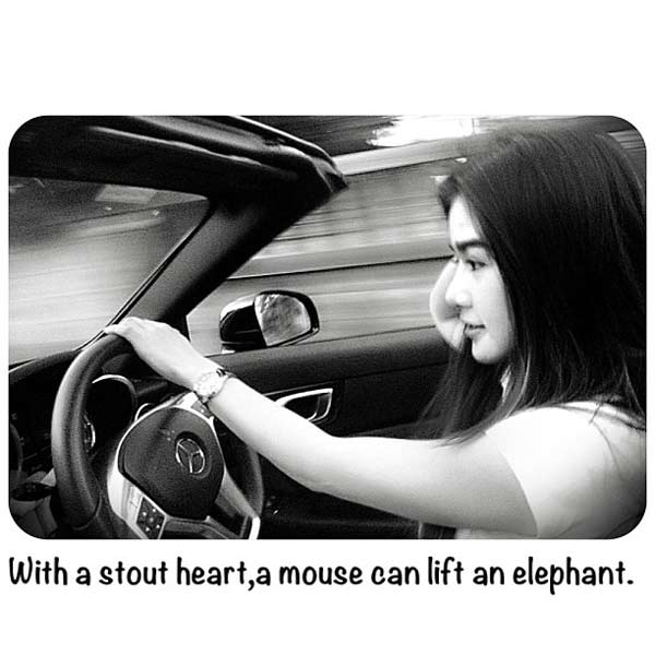 กระแต อาร์สยาม อวดภาพรถแลมบอร์กินีสุดหรู