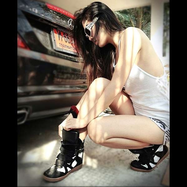 กระแต อาร์สยาม อวดภาพรถแลมบอร์กินีสุดหรู