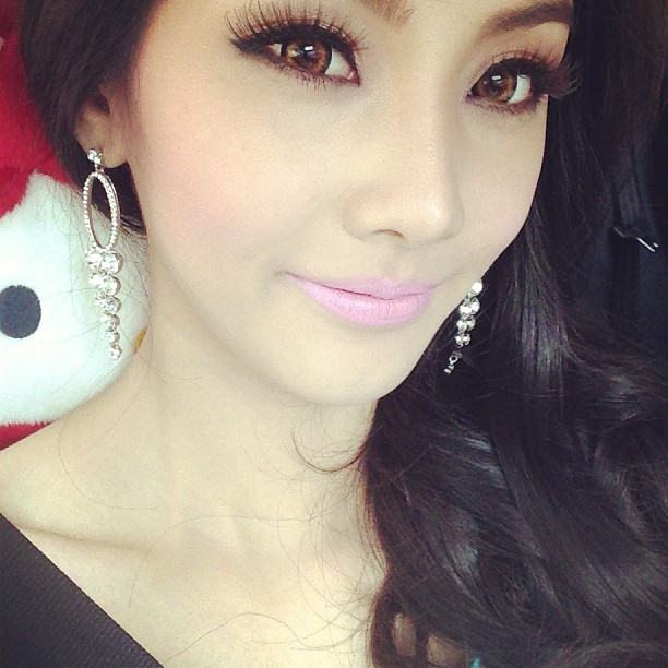 มายด์ วรัทยา รอง1 MUT2012(นางเอกใหม่ของคุณแดง)