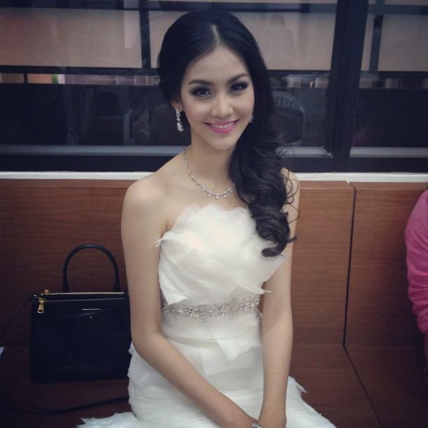 มายด์ วรัทยา รอง1 MUT2012(นางเอกใหม่ของคุณแดง)