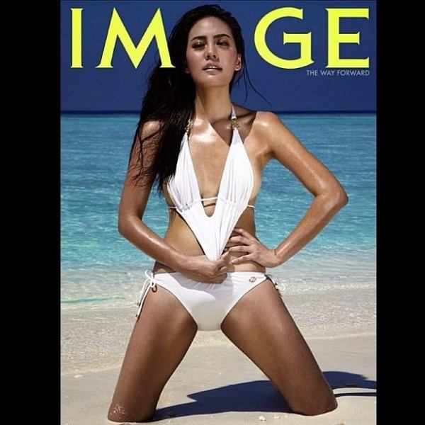 เจนี่ โชว์หุ่น สลัดผ้าถ่ายบิกินี่ !!