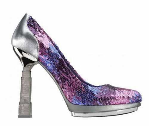แฟชั่น รองเท้าส้นสูงดีไซน์ เก๋ แปลก แหวกแนวสุด ๆ!!