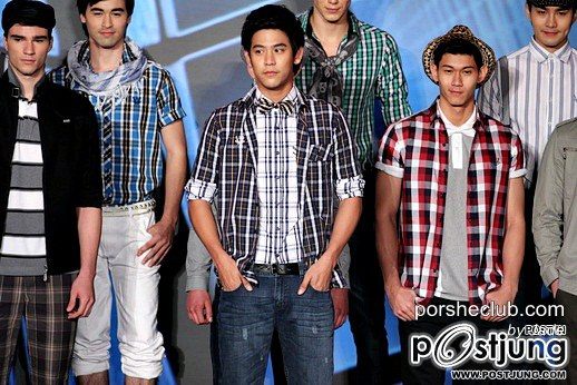 พอร์ซ...ใส่เสื้อลายได้ไฮโซมากๆ  บ่องต่ง