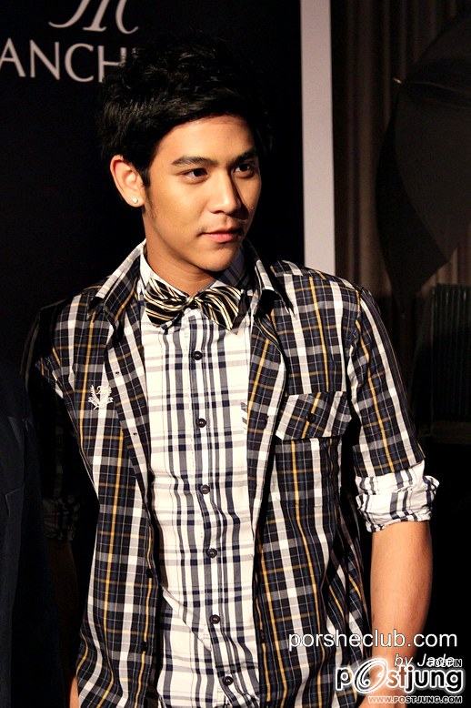 พอร์ซ...ใส่เสื้อลายได้ไฮโซมากๆ  บ่องต่ง