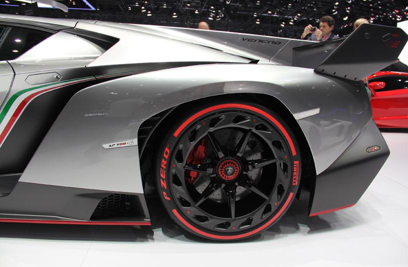 Lamborghini Veneno : ต้นแบบความแรง