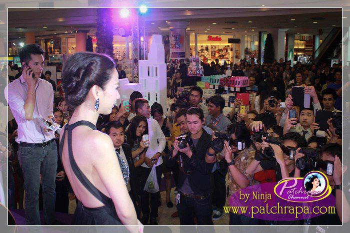 ประมวลภาพ"อั้ม พัชราภา" @ HAIR COLORFULL FESTIVAL 2013 !