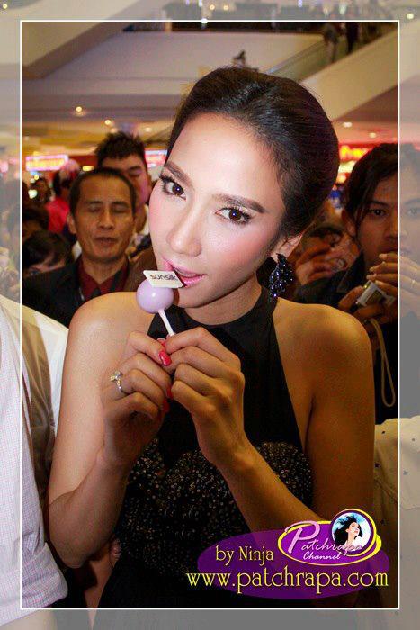 ประมวลภาพ"อั้ม พัชราภา" @ HAIR COLORFULL FESTIVAL 2013 !