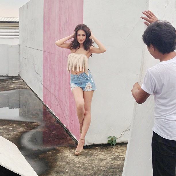 มิ้นท์ ณัฐวรา กับ เนย โชติกา ใครสวยกว่ากัน