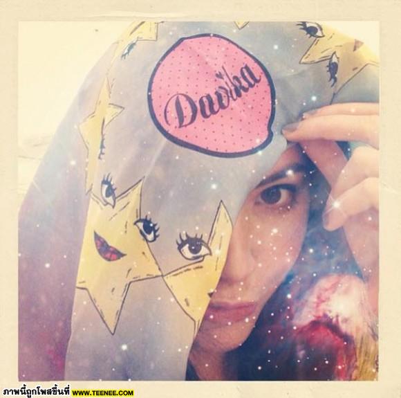 ใหม่ ดาวิกา'กับ 'ผ้าพันคอ'เก๋ ๆ