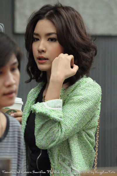 โม มนชนก แสงฉายเพียงเพ็ญ ร้ายได้เทพสุดๆ กับบท พเยีย จาก แผนรัก แผนร้าย