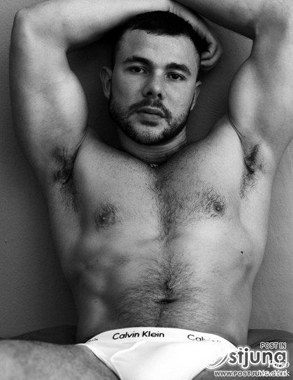 Valero Rioja for Chongo Magazine : HQ images