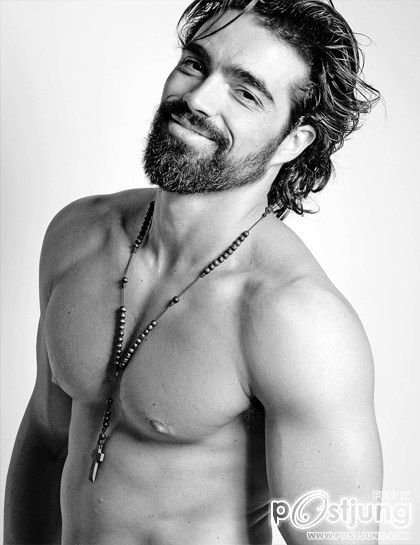 Valero Rioja for Chongo Magazine : HQ images