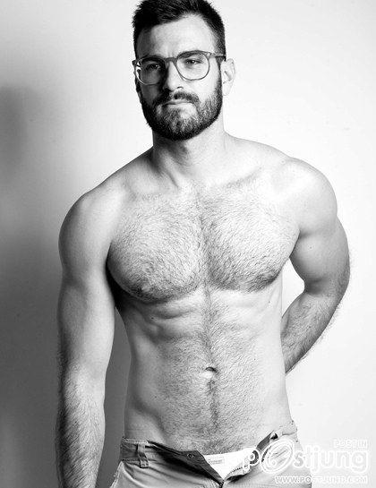 Valero Rioja for Chongo Magazine : HQ images