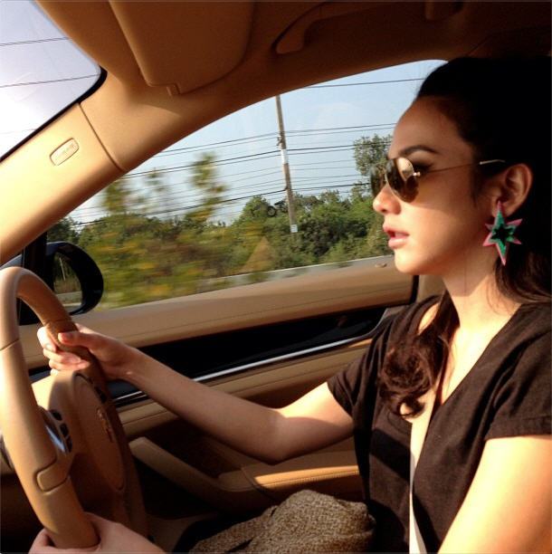 แฟชั่น ต่างหูสวย ๆ เก๋ ๆ ของเหล่าดารา