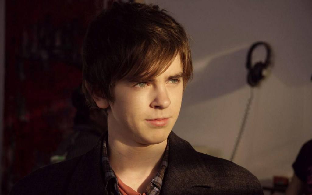 Freddie Highmore จากชาร์ลีกับโรงงานช็อกโกแลต