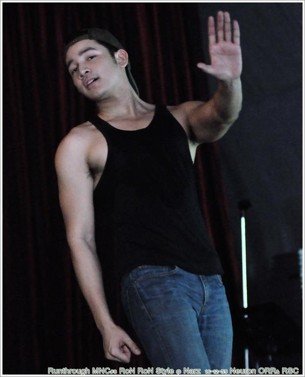 instagram @ron_patarapon (รอน ภัทรภณ)