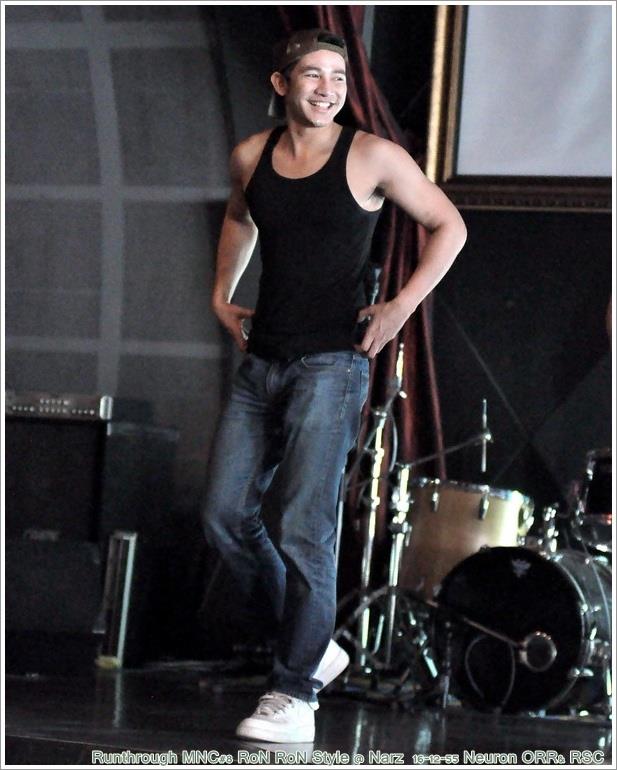 instagram @ron_patarapon (รอน ภัทรภณ)