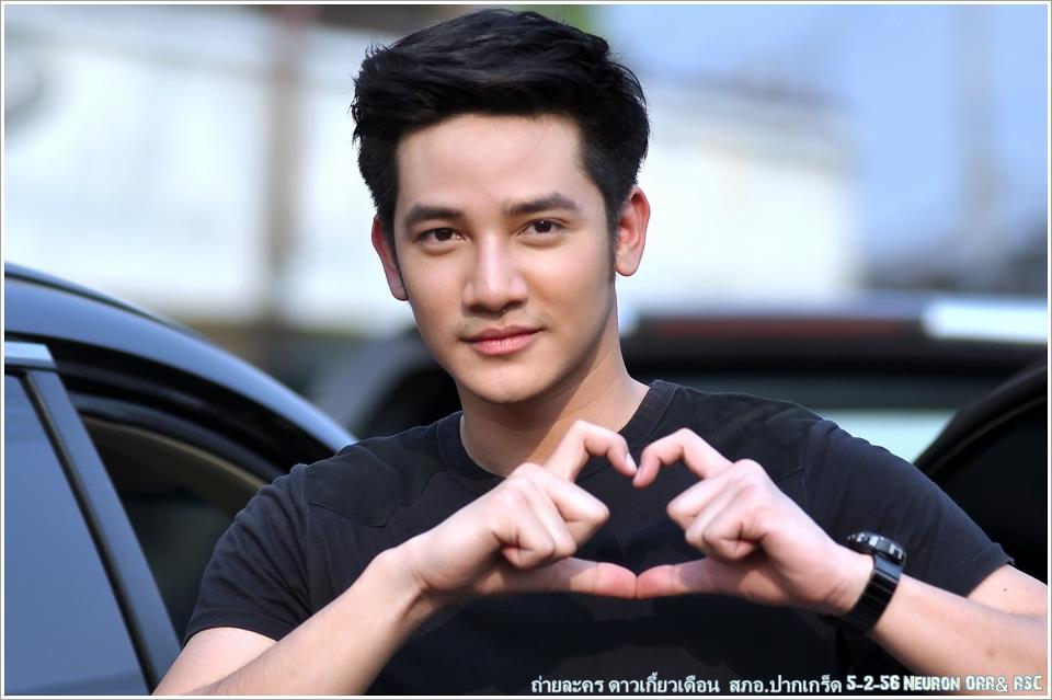 instagram @ron_patarapon (รอน ภัทรภณ)