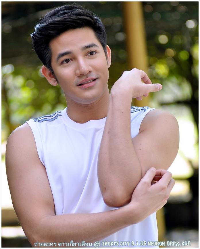 instagram @ron_patarapon (รอน ภัทรภณ)