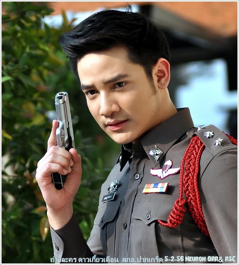 instagram @ron_patarapon (รอน ภัทรภณ)