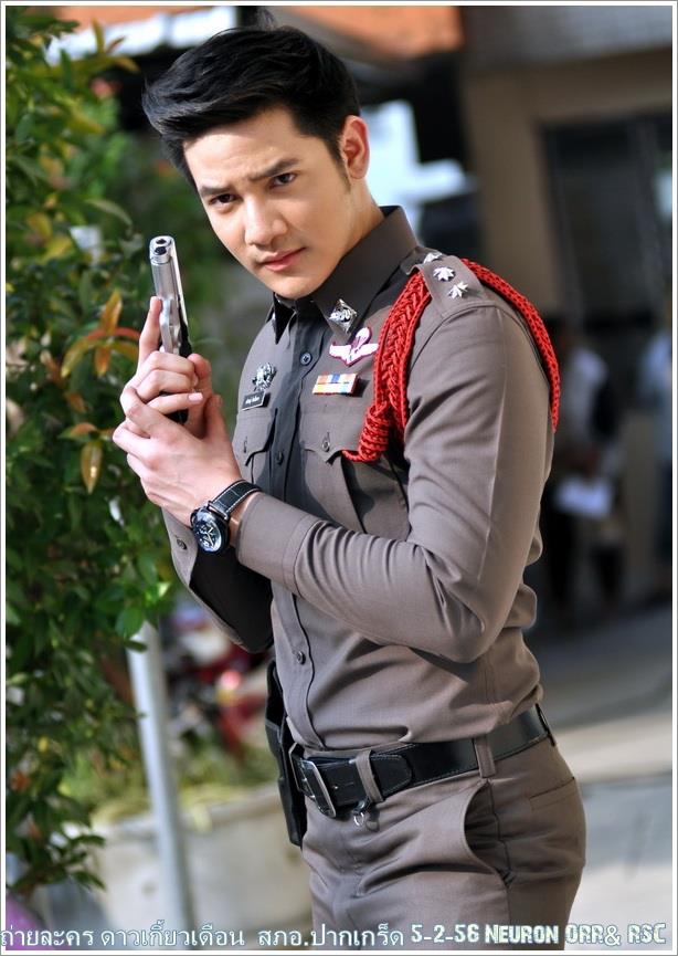 instagram @ron_patarapon (รอน ภัทรภณ)