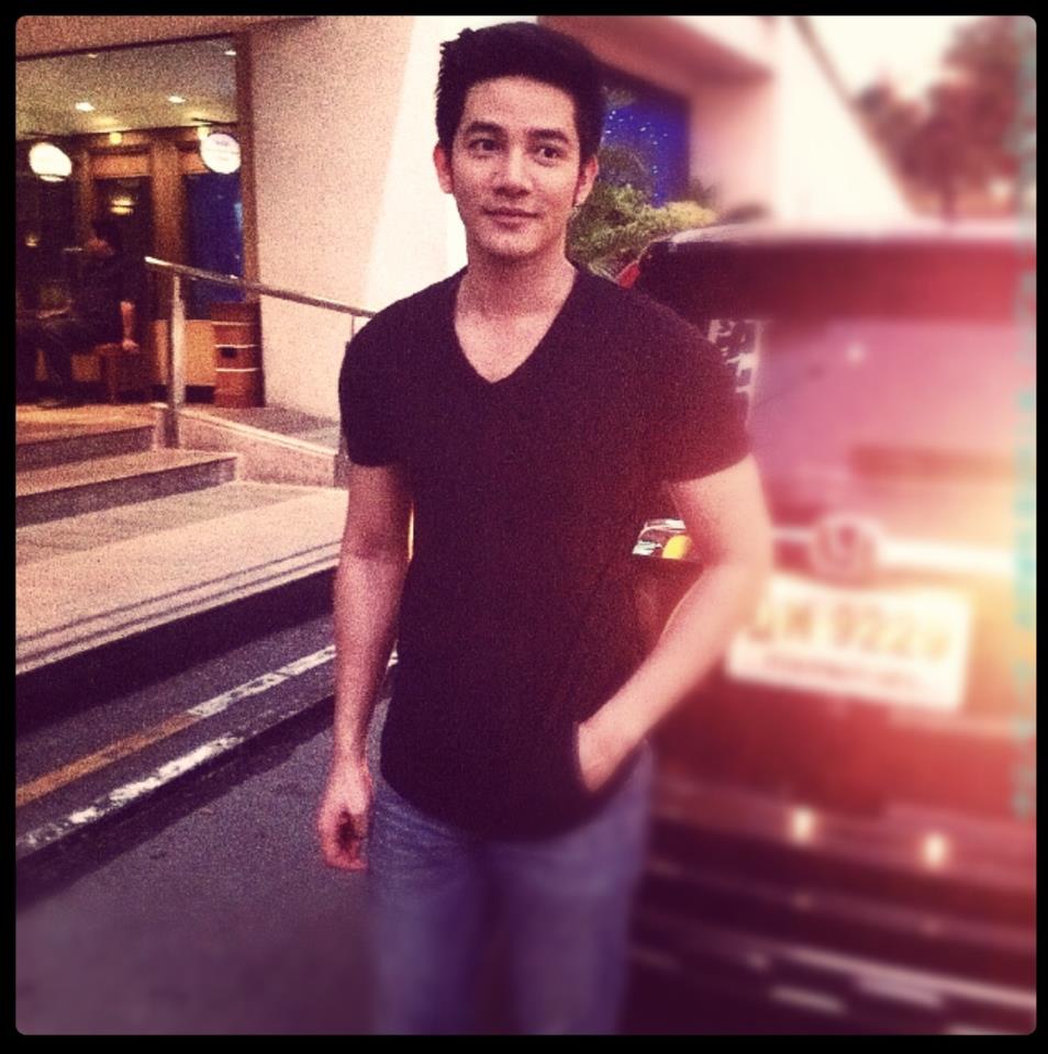 instagram @ron_patarapon (รอน ภัทรภณ)