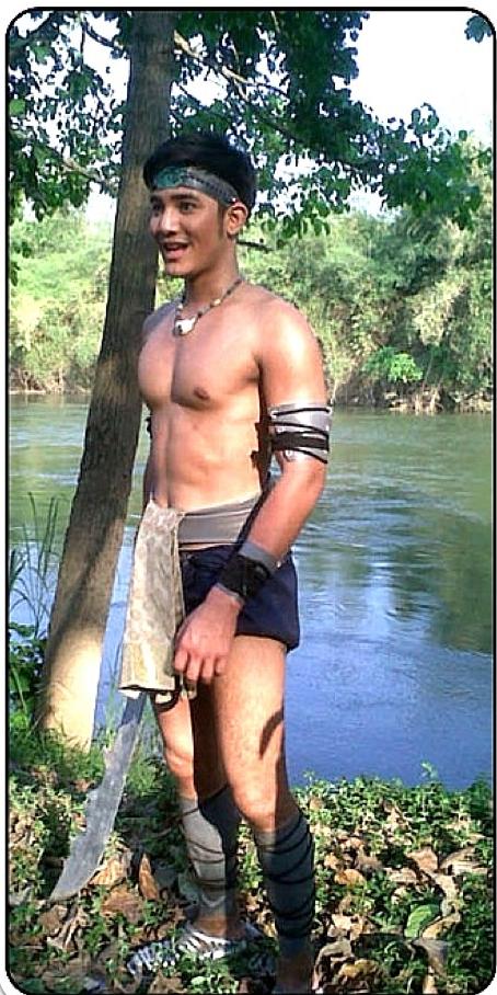 instagram @ron_patarapon (รอน ภัทรภณ)