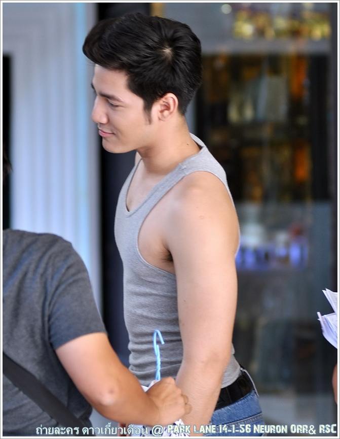 instagram @ron_patarapon (รอน ภัทรภณ)