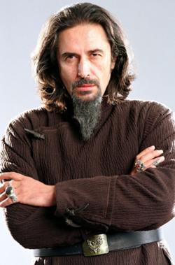 ไอกอร์ คาร์คารอฟ อาจารย์ใหญ่สถาบันเดิร์มสแตรงก์ เป็นผู้เสพความตายแต่ทรยศจึงโดนฆ่า