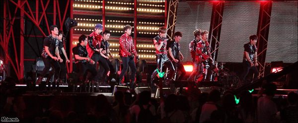 Korean Music Wave in Bangkok 2013 ไอดอลเกาหลี ยกทัพ จัดเต็ม!