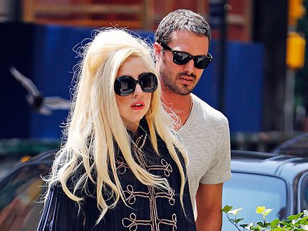 ลือ! Lady Gaga จูงมือแฟนหนุ่ม เตรียมลั่นระฆังวิวาห์ กลางปีนี้