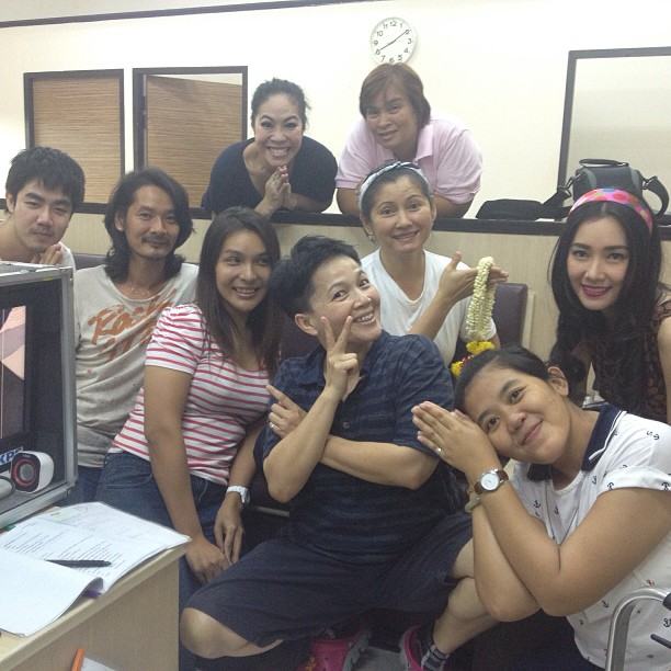 ทีมงานและนักแสดงทองเนื้อเก้า