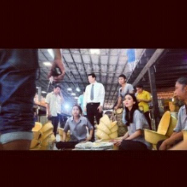 ลำยองในโรงงานจานเคลือบ