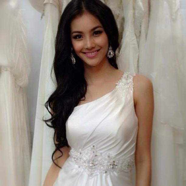 น้องมายด์ เชิญชวนสมัคร มิสยูนิเวิร์สไทยแลนด์ 2013