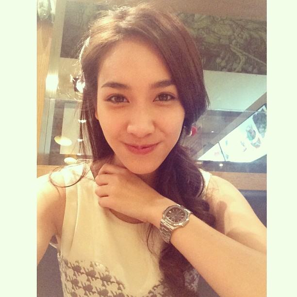 ใบเฟิร์น พิมพ์ชนก กับ มิน พีชญา ใครสวยกว่ากัน