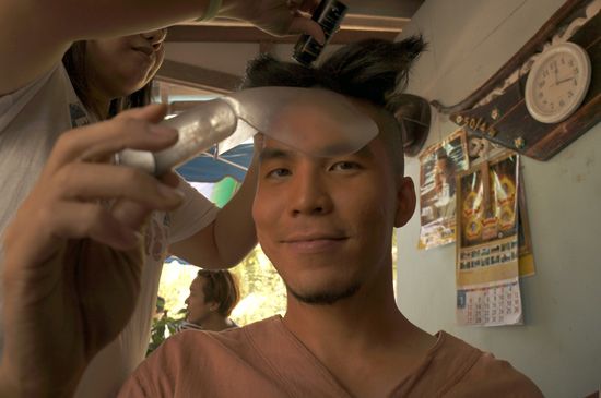 ใหม่ ดาวิกา - มาริโอ้ นำทีม แก๊งฟันดำ พร้อมจัดเต็มทรงผมยอดฮิต ใน พี่มาก พระโขนง