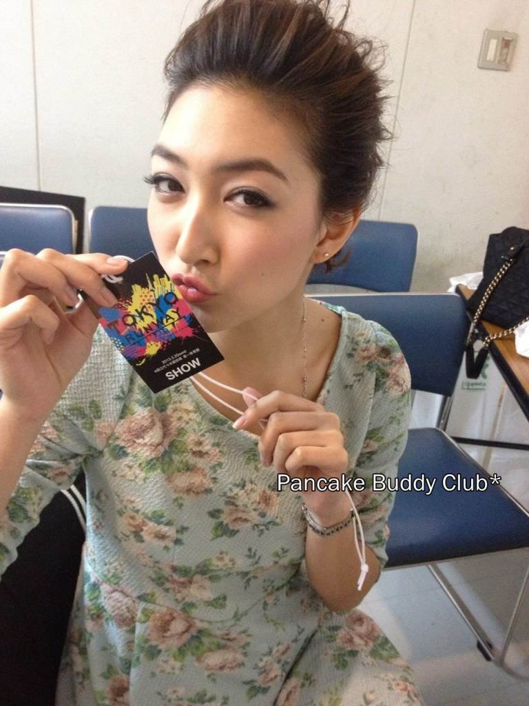 ชอบ แพนเค้กแต่งหน้าแต่งตัว แนวนี้มั่กมาก