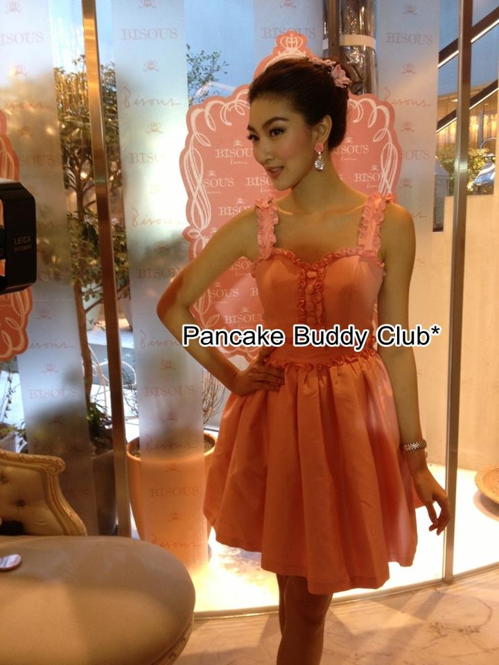 แพนเค้กแต่งตัวแบบนี้เหมือนตุ๊กตาเลย