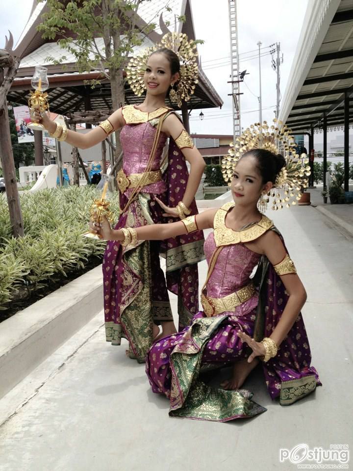 นารีศรีนคร