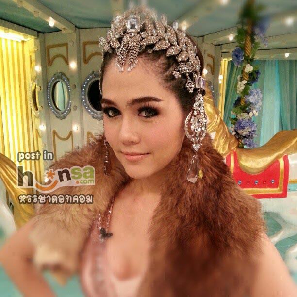 ชมพู่ อารยา