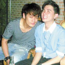 อ๊อฟ ปองศักดิ์ อวดแหวนเพชรเม็ดโต ของขวัญจากหวานใจ