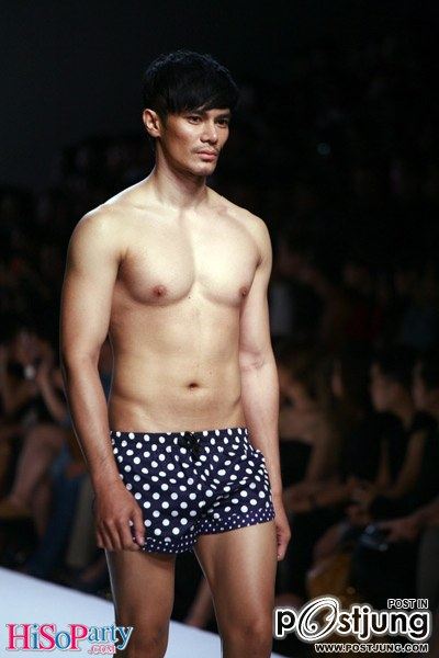 Zenithorial@ ELLE Fashion Week 2011