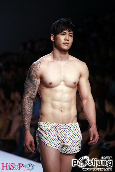 Zenithorial@ ELLE Fashion Week 2011