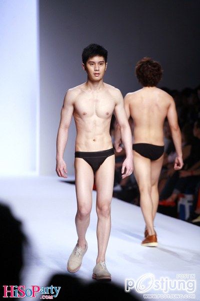 Zenithorial@ ELLE Fashion Week 2011