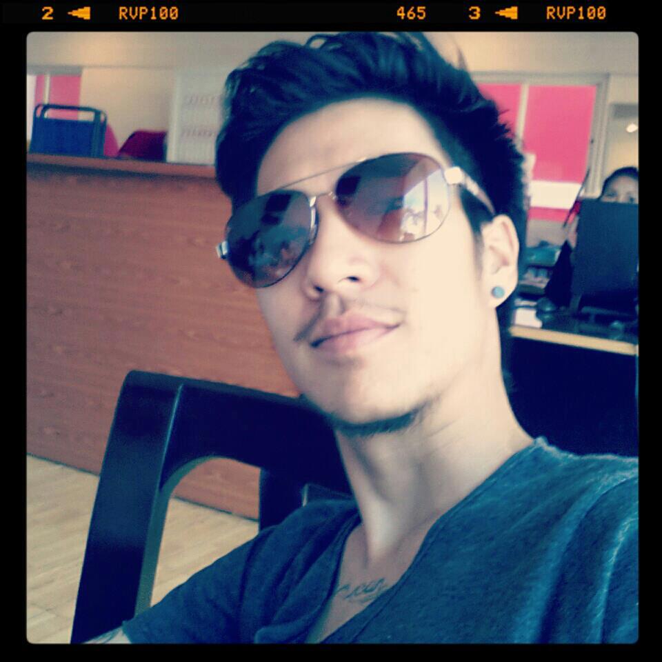 จิมมี่ "ผู้ชายข้ามเพศ" หรือ "ทอมหล่อ" ที่กำลังโด่งดังในตอนนี้