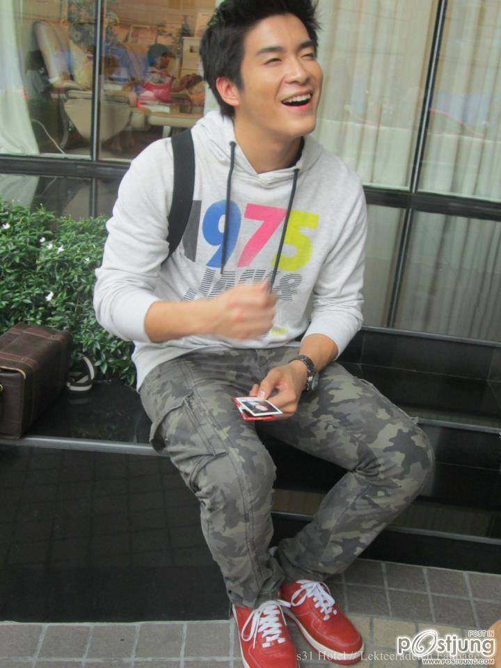 อาเล็ก  ธีรเดช เมื่อนก่อนเฉยๆ แต่ตอนนี้หลงเลย