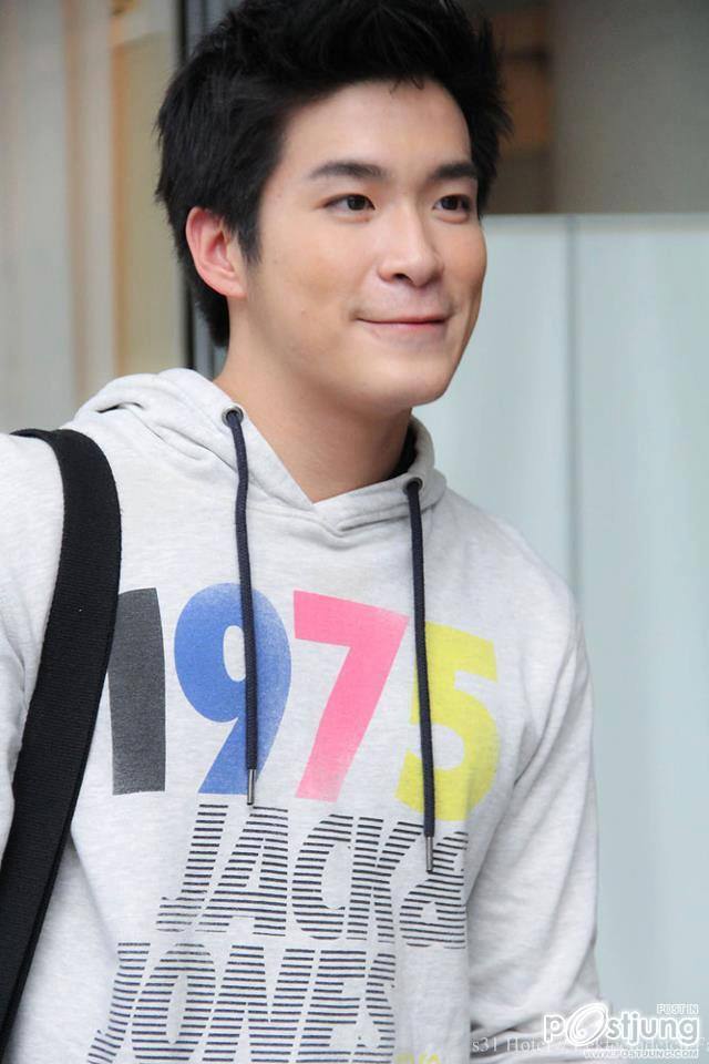 อาเล็ก  ธีรเดช เมื่อนก่อนเฉยๆ แต่ตอนนี้หลงเลย