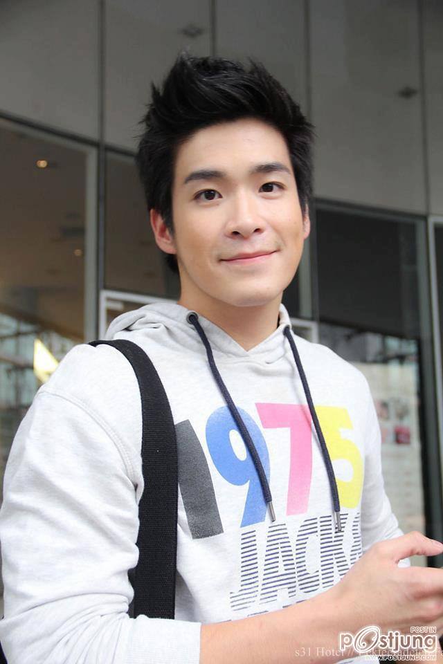 อาเล็ก  ธีรเดช เมื่อนก่อนเฉยๆ แต่ตอนนี้หลงเลย